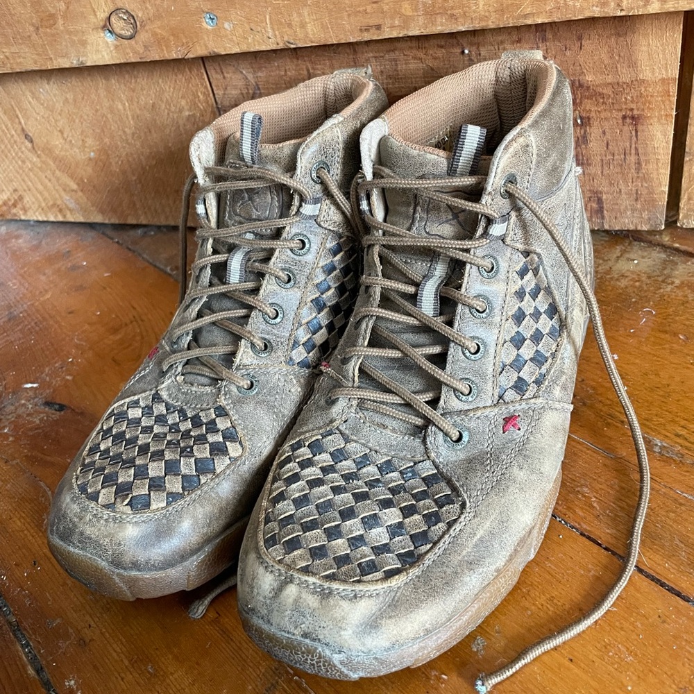 Mens Twisted X size 8 Basket Weave Shoe